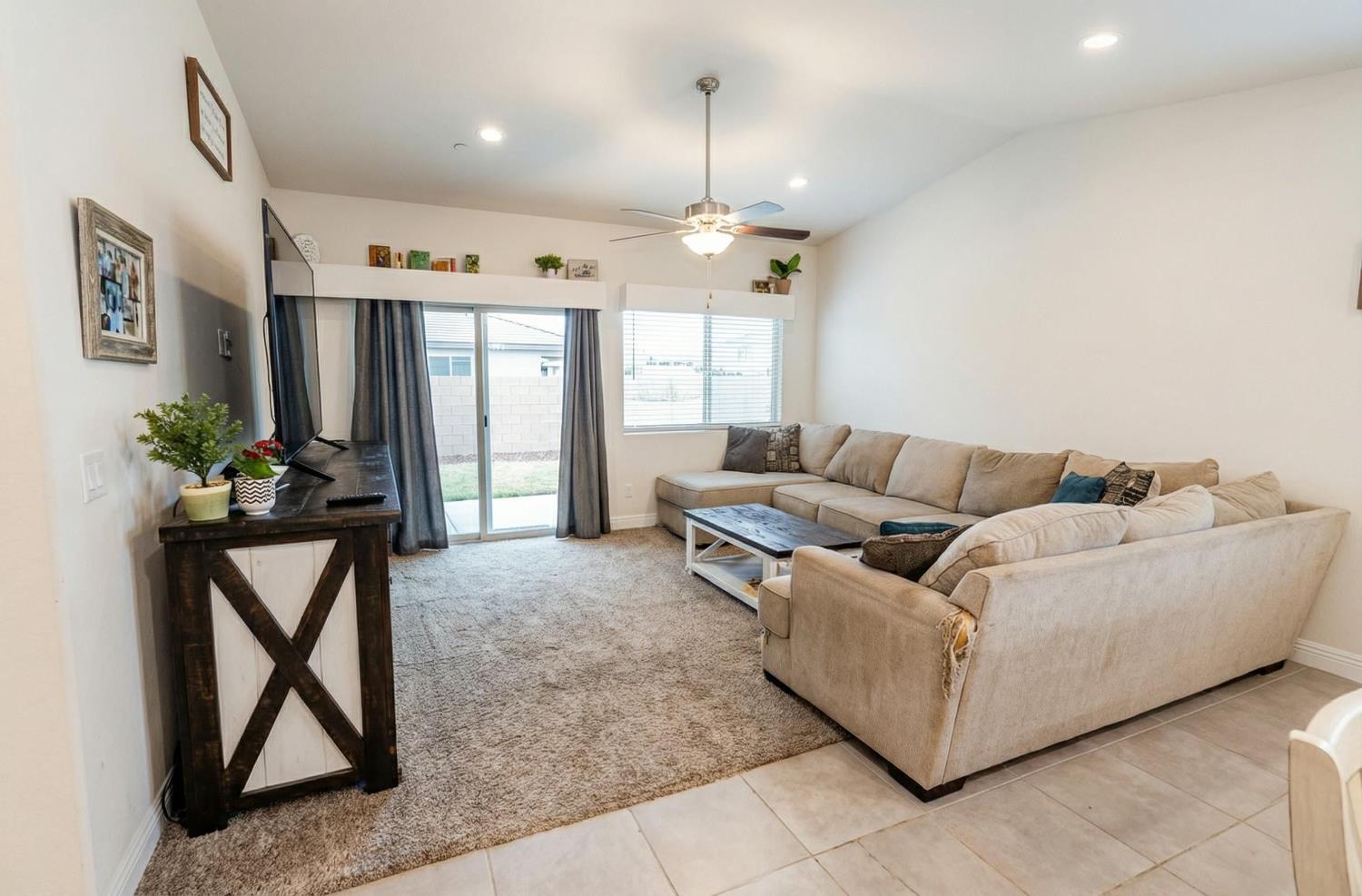 6978 E Fedora Ave, Fresno, CA 93727