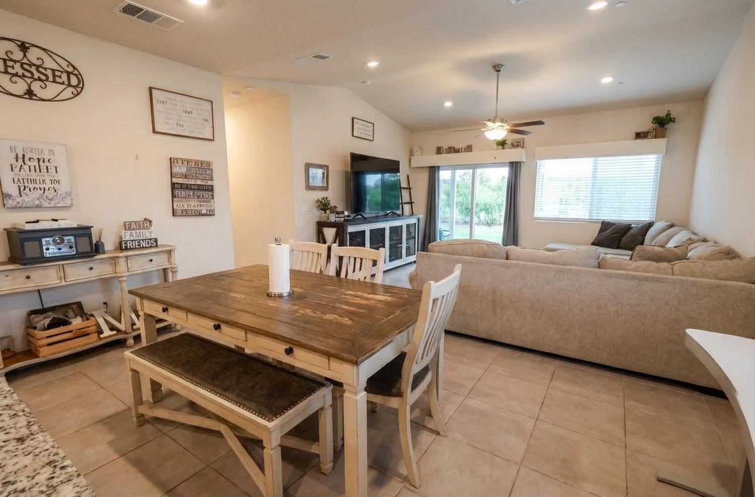 6978 E Fedora Ave, Fresno, CA 93727