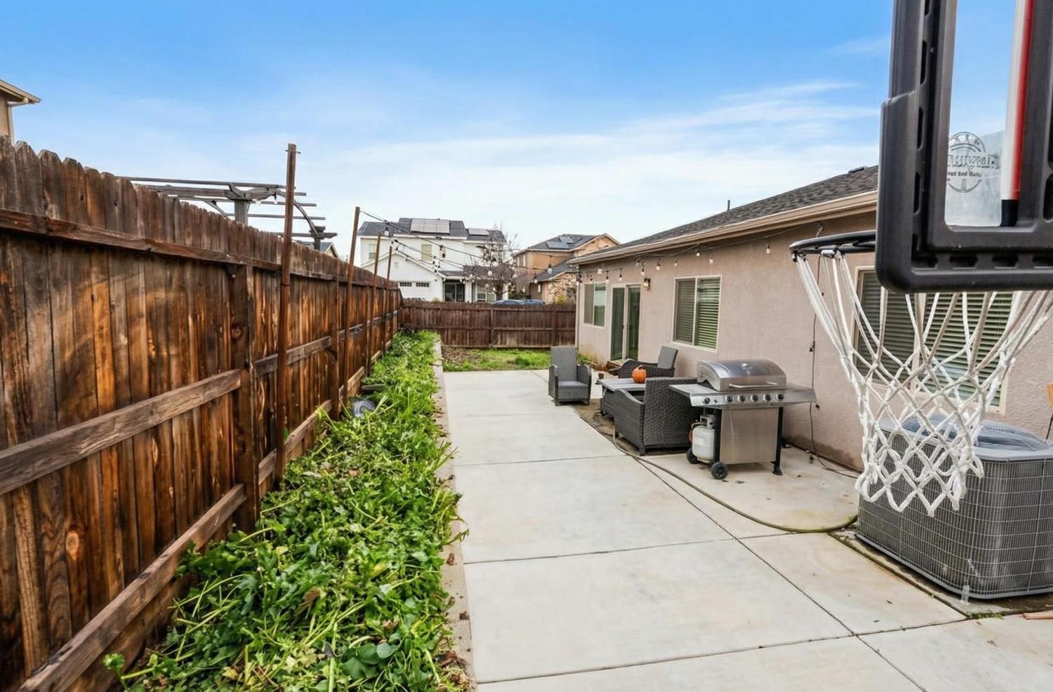 6978 E Fedora Ave, Fresno, CA 93727