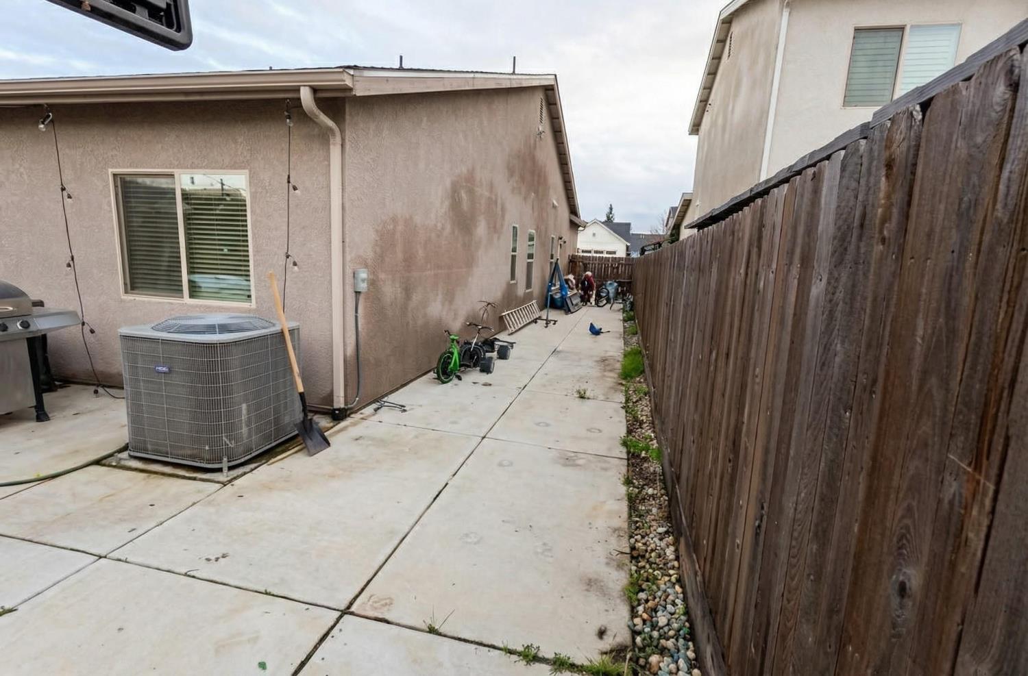 6978 E Fedora Ave, Fresno, CA 93727