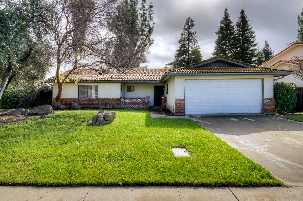 131 N Terry Ave, Clovis, CA 93612