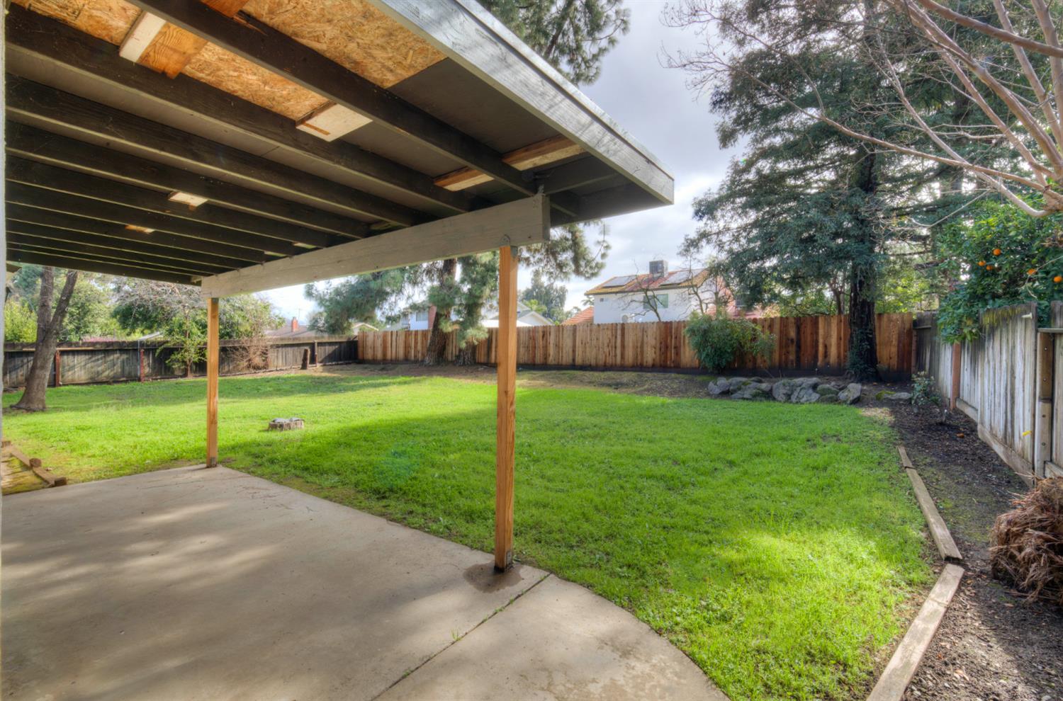 131 N Terry Ave, Clovis, CA 93612