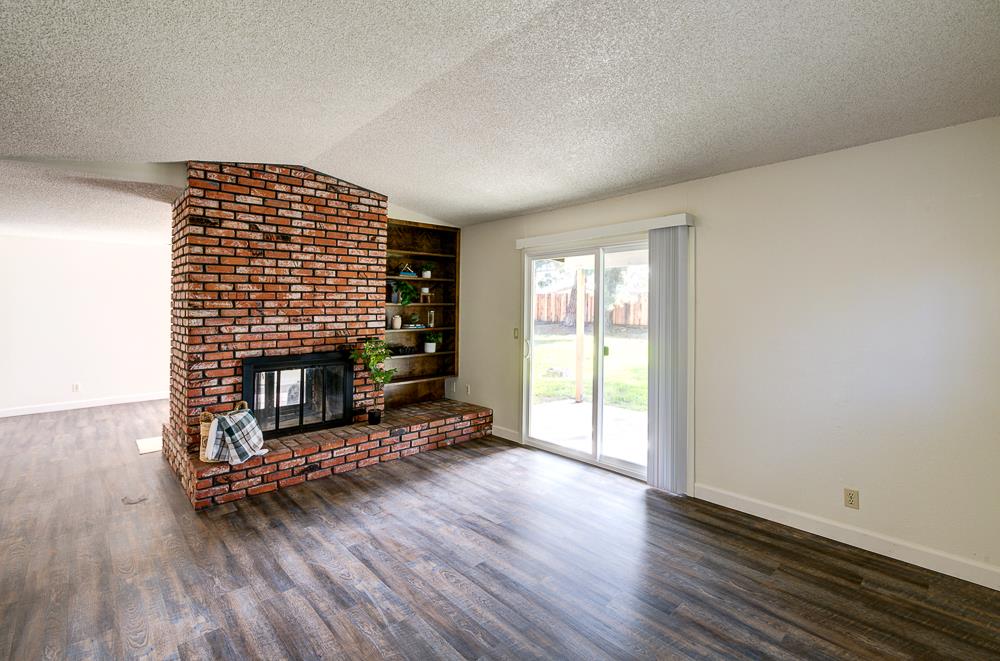 131 N Terry Ave, Clovis, CA 93612