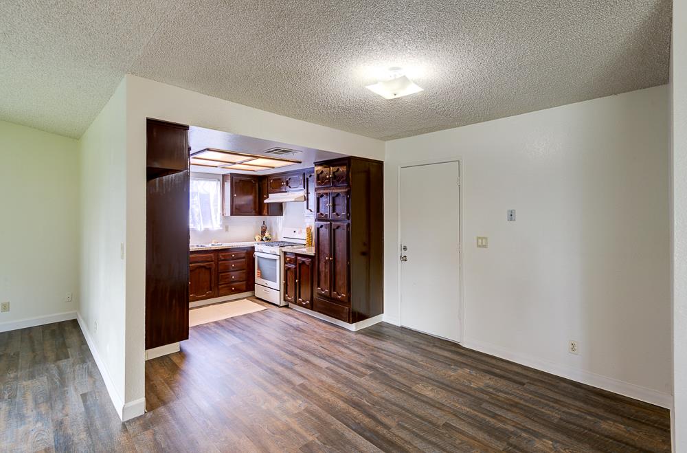 131 N Terry Ave, Clovis, CA 93612