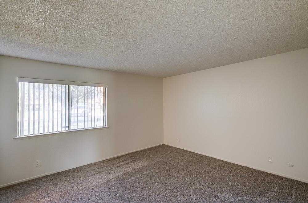 131 N Terry Ave, Clovis, CA 93612