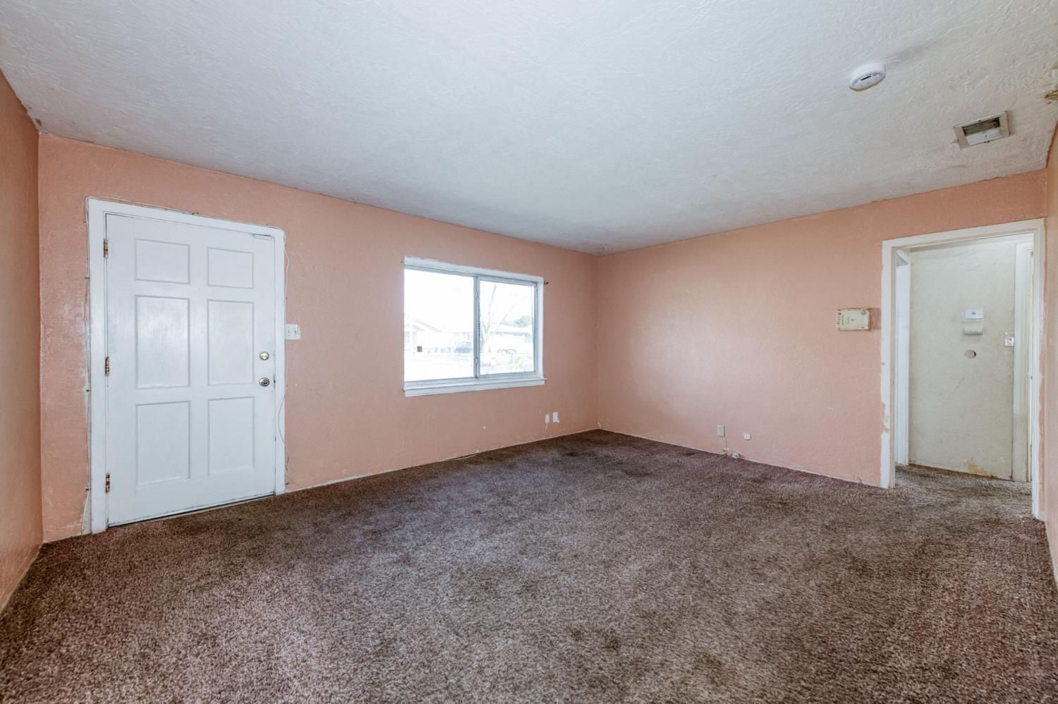 122 E Eden Ave, Fresno, CA 93706