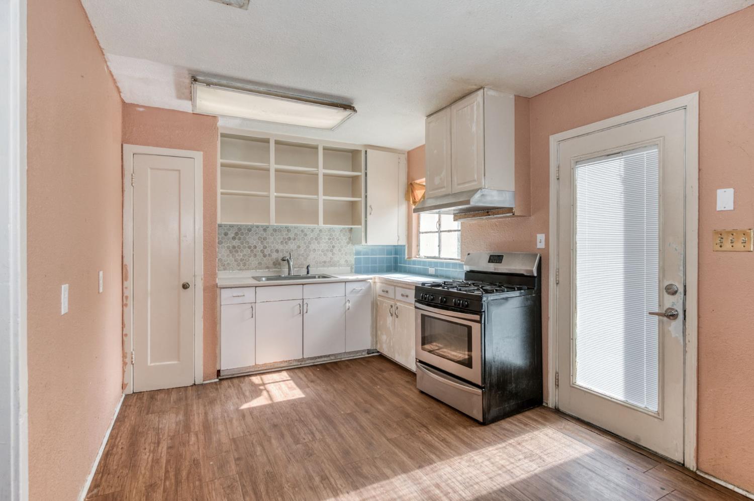 122 E Eden Ave, Fresno, CA 93706