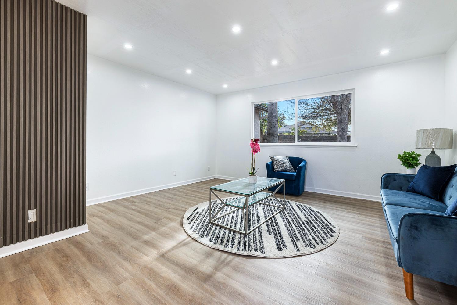 1622 Dennis Ave, Clovis, CA 93611