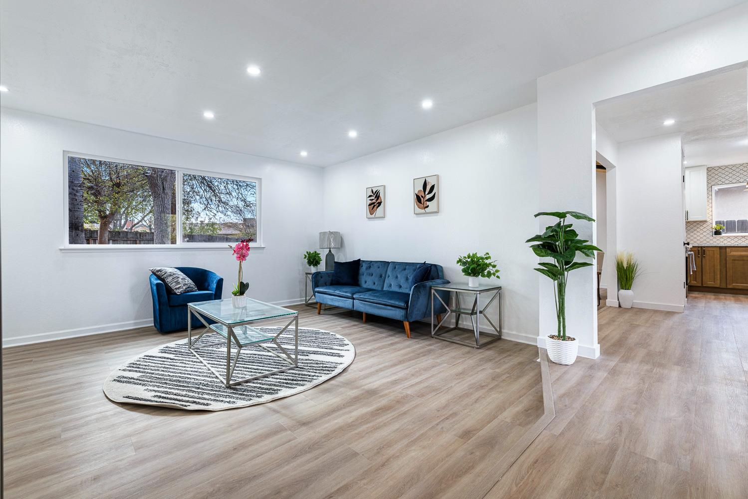 1622 Dennis Ave, Clovis, CA 93611