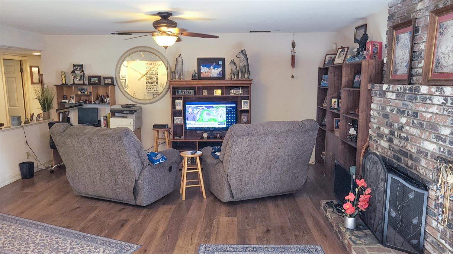 6044 N Gentry Ave, Fresno, CA 93711