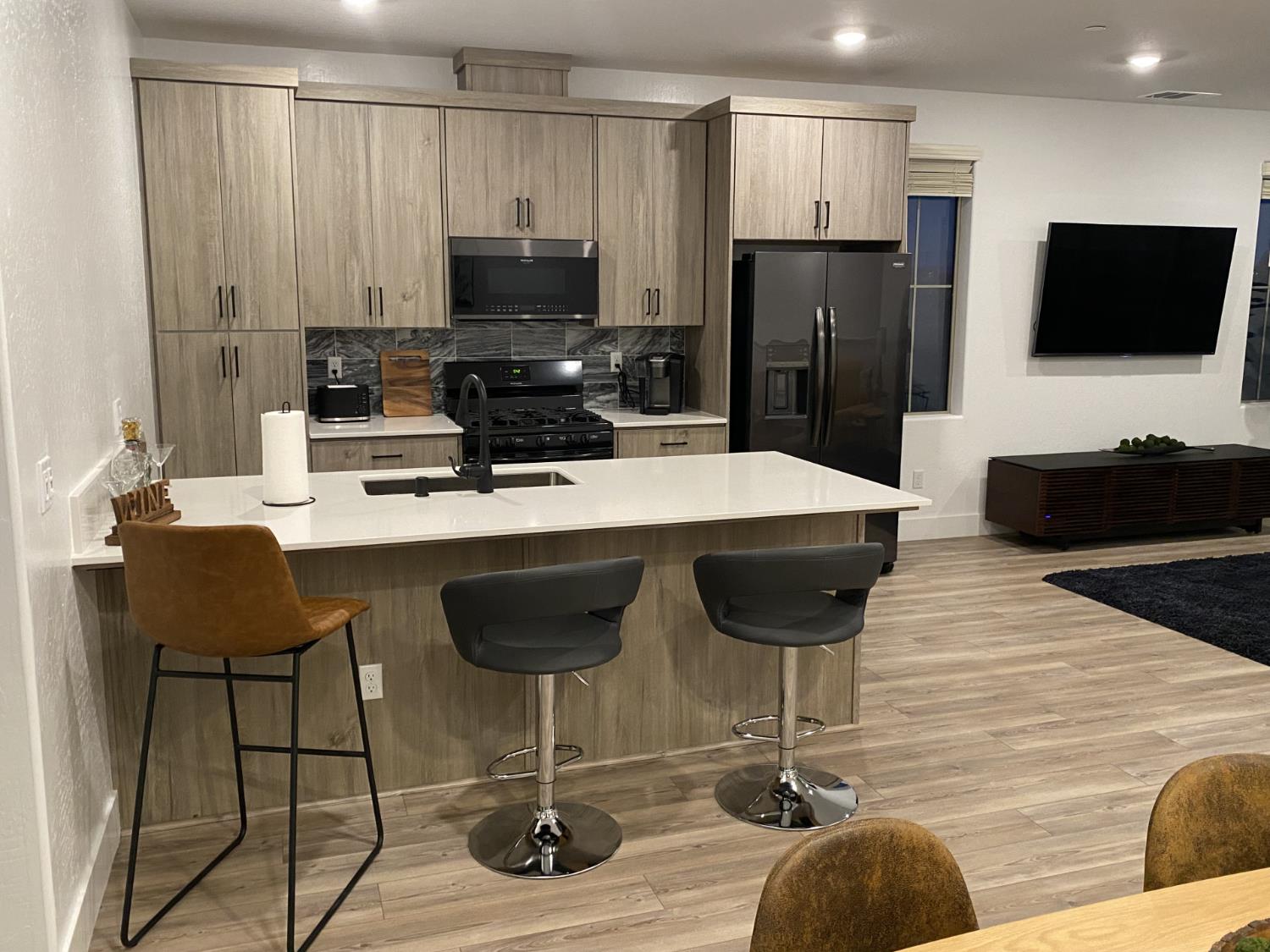 2829 E Tamarind Dr, Fresno, CA 93730