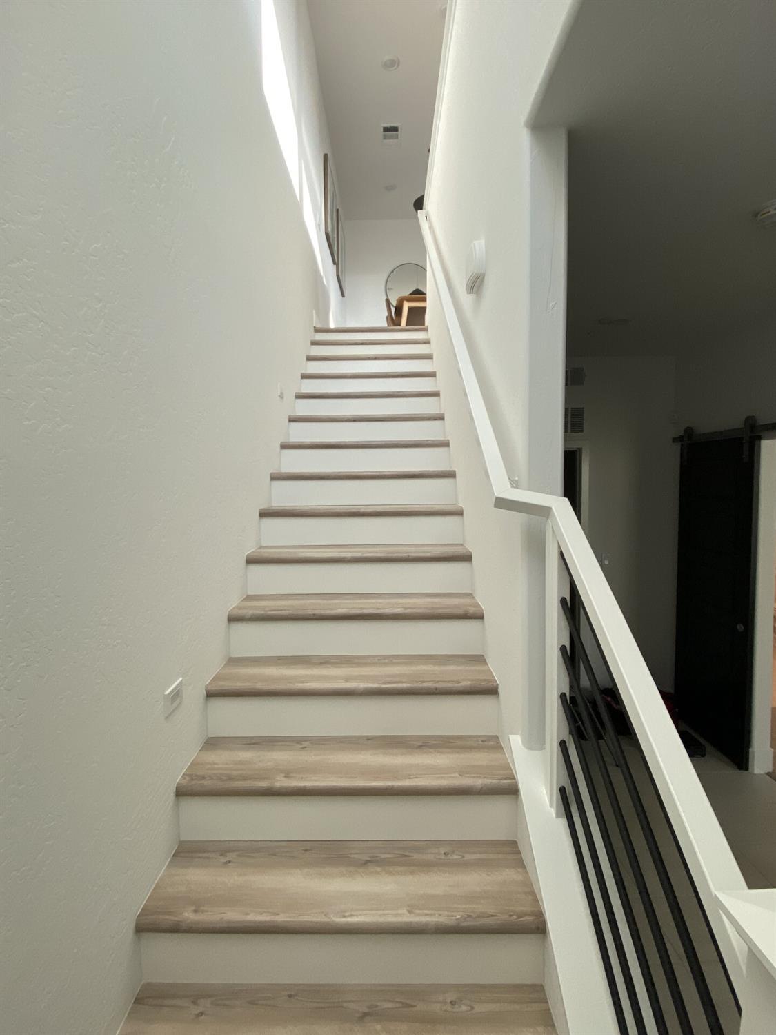 2829 E Tamarind Dr, Fresno, CA 93730