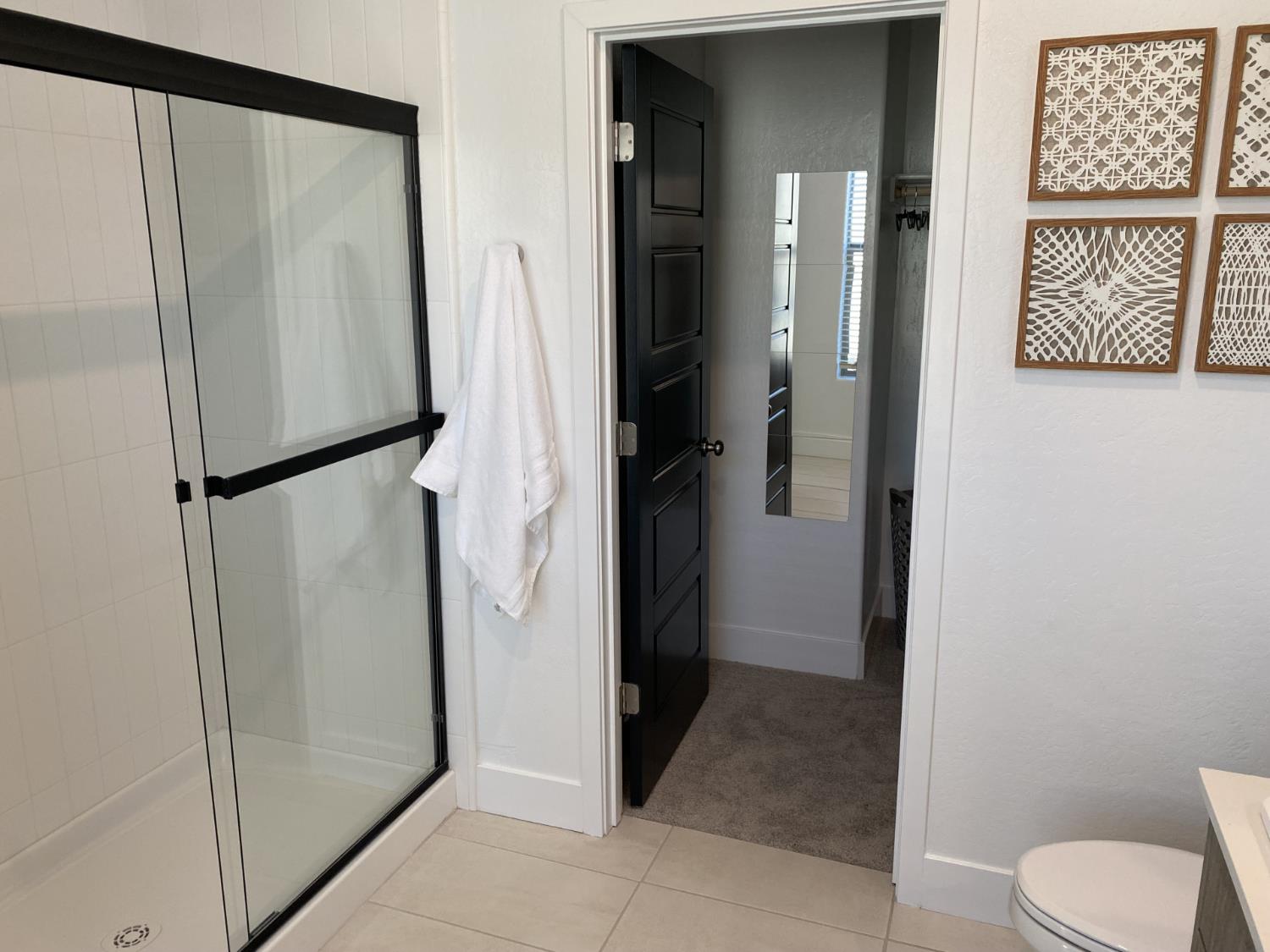 2829 E Tamarind Dr, Fresno, CA 93730