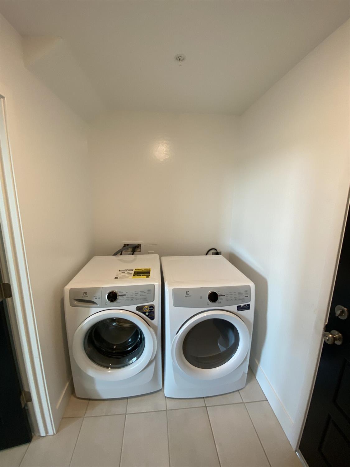 2829 E Tamarind Dr, Fresno, CA 93730