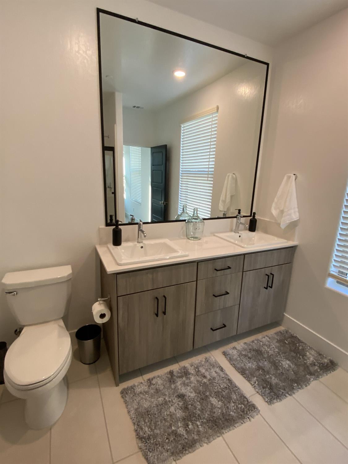 2829 E Tamarind Dr, Fresno, CA 93730