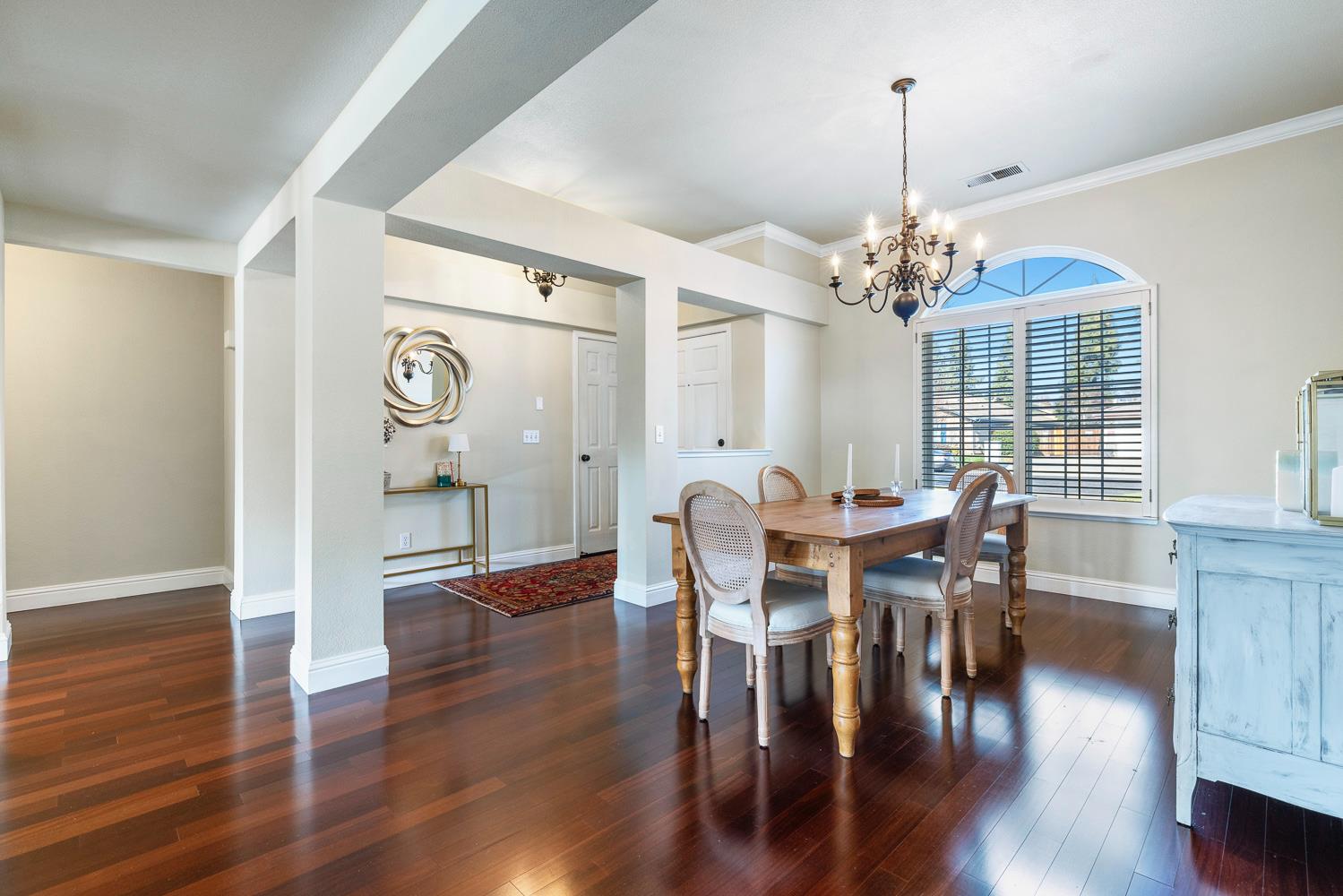 1754 Decatur Ave, Clovis, CA 93611