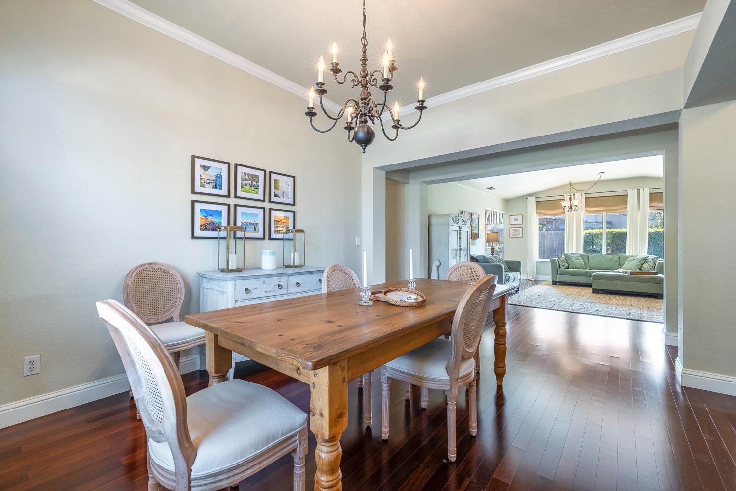 1754 Decatur Ave, Clovis, CA 93611