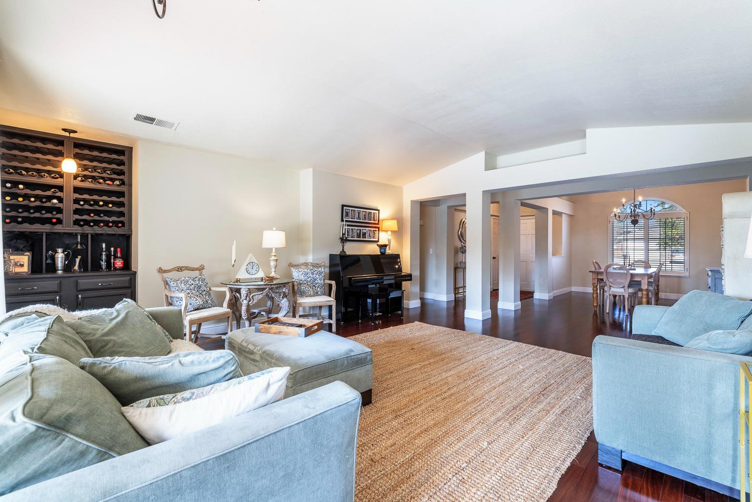 1754 Decatur Ave, Clovis, CA 93611