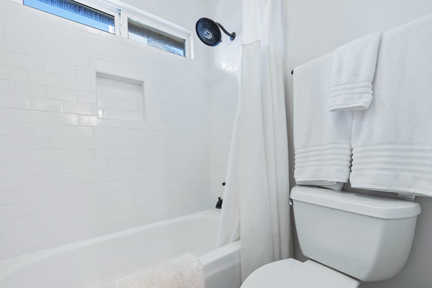 1754 Decatur Ave, Clovis, CA 93611