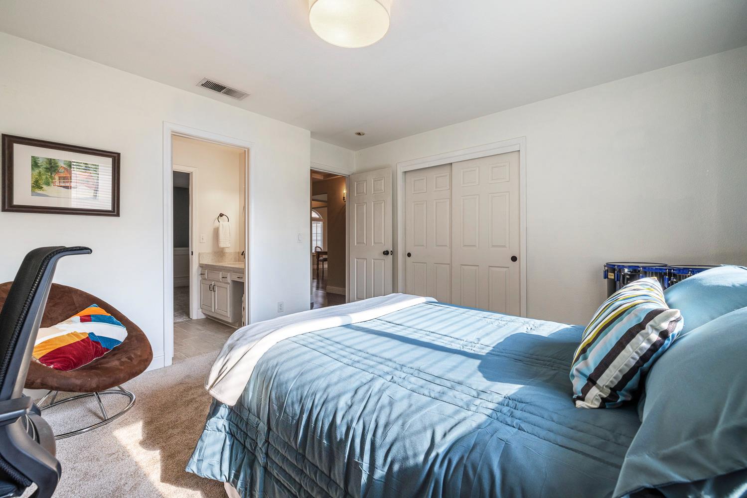 1754 Decatur Ave, Clovis, CA 93611