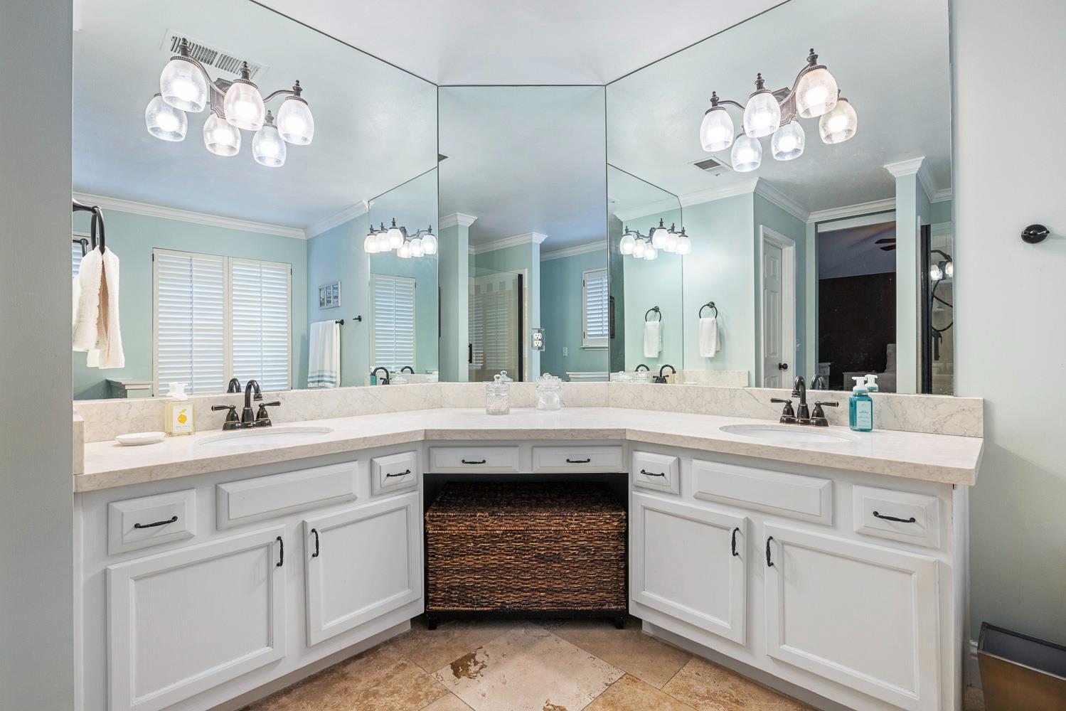 1754 Decatur Ave, Clovis, CA 93611