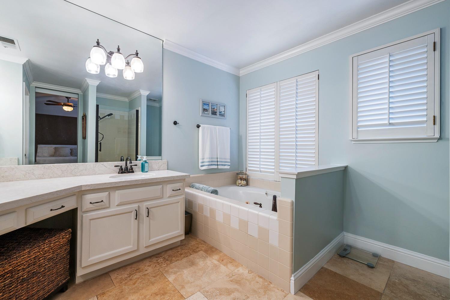 1754 Decatur Ave, Clovis, CA 93611