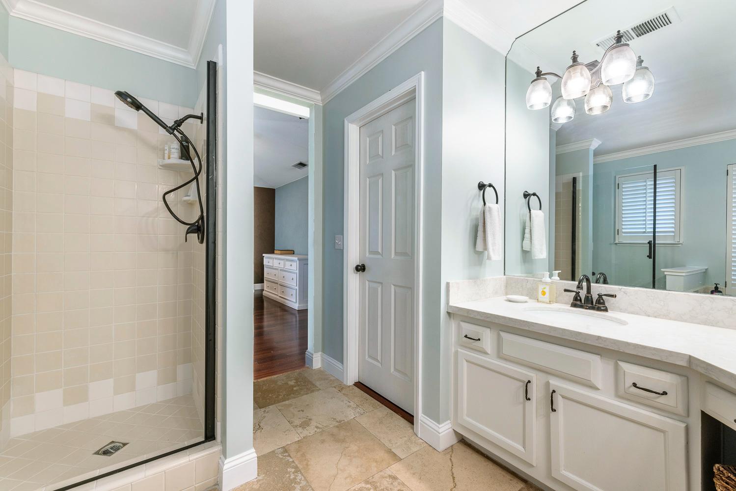 1754 Decatur Ave, Clovis, CA 93611