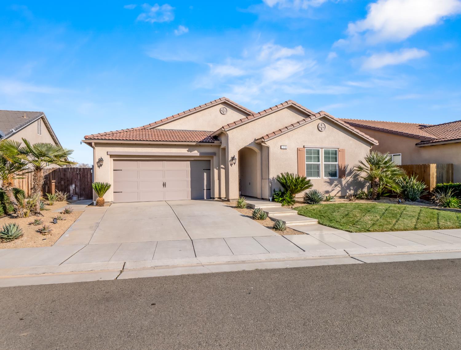 1719 N Whitmore Ave, Clovis, CA 93619