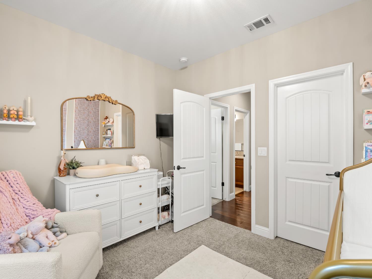 1719 N Whitmore Ave, Clovis, CA 93619