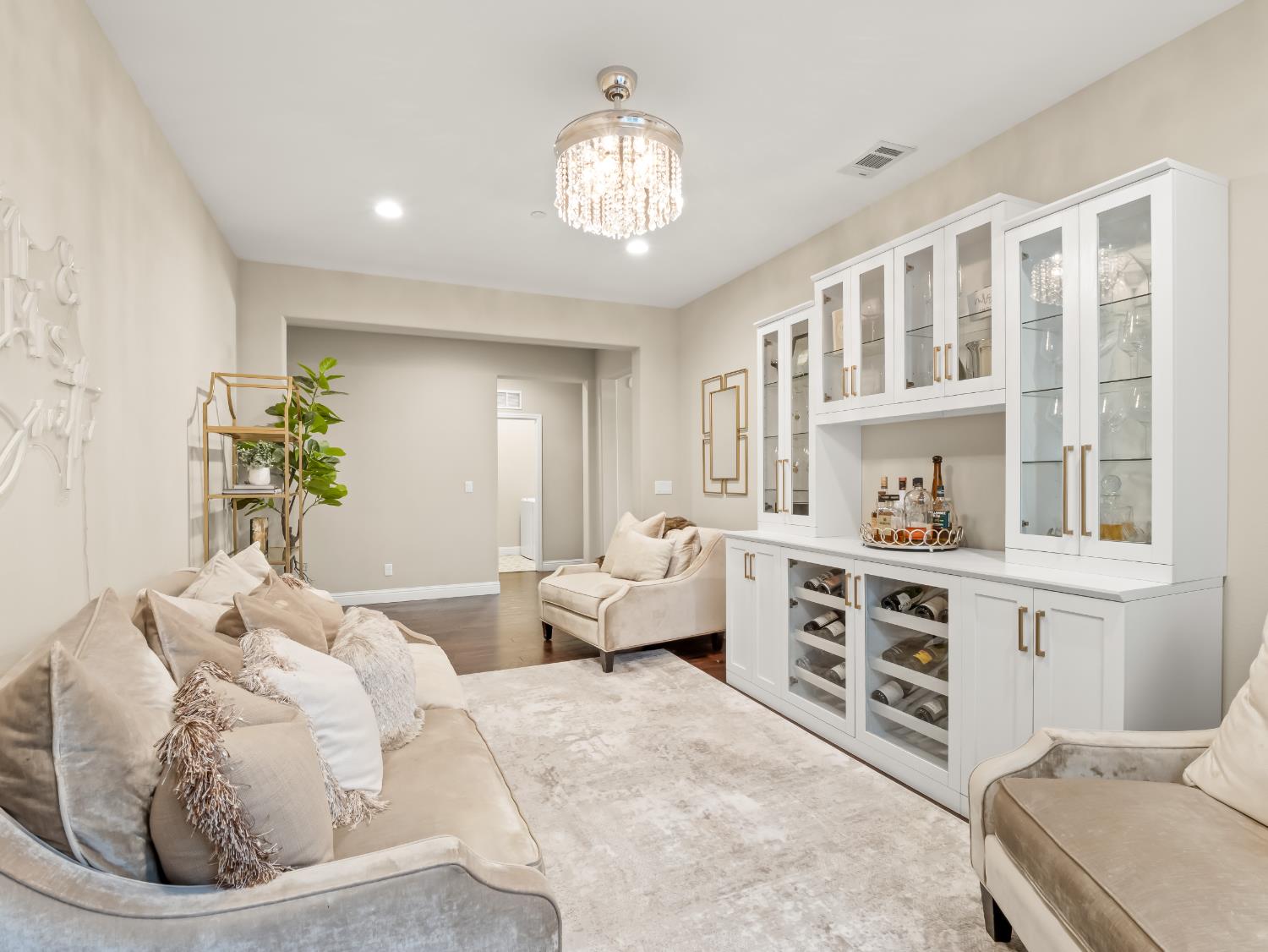 1719 N Whitmore Ave, Clovis, CA 93619