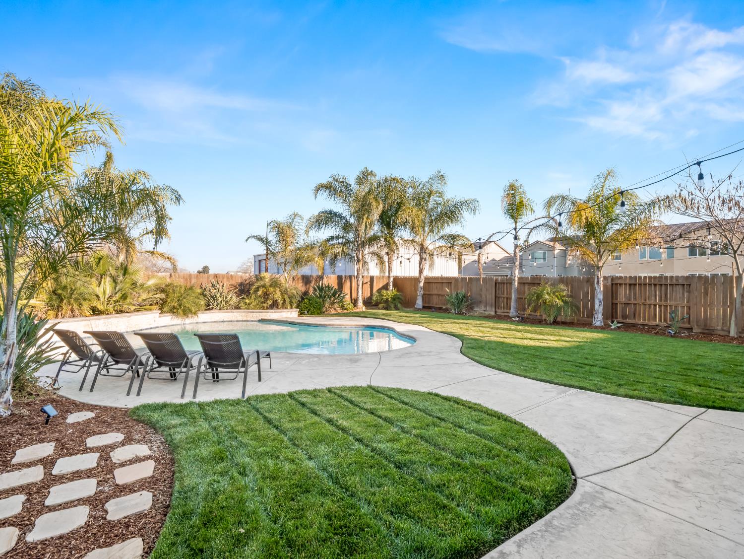 1719 N Whitmore Ave, Clovis, CA 93619