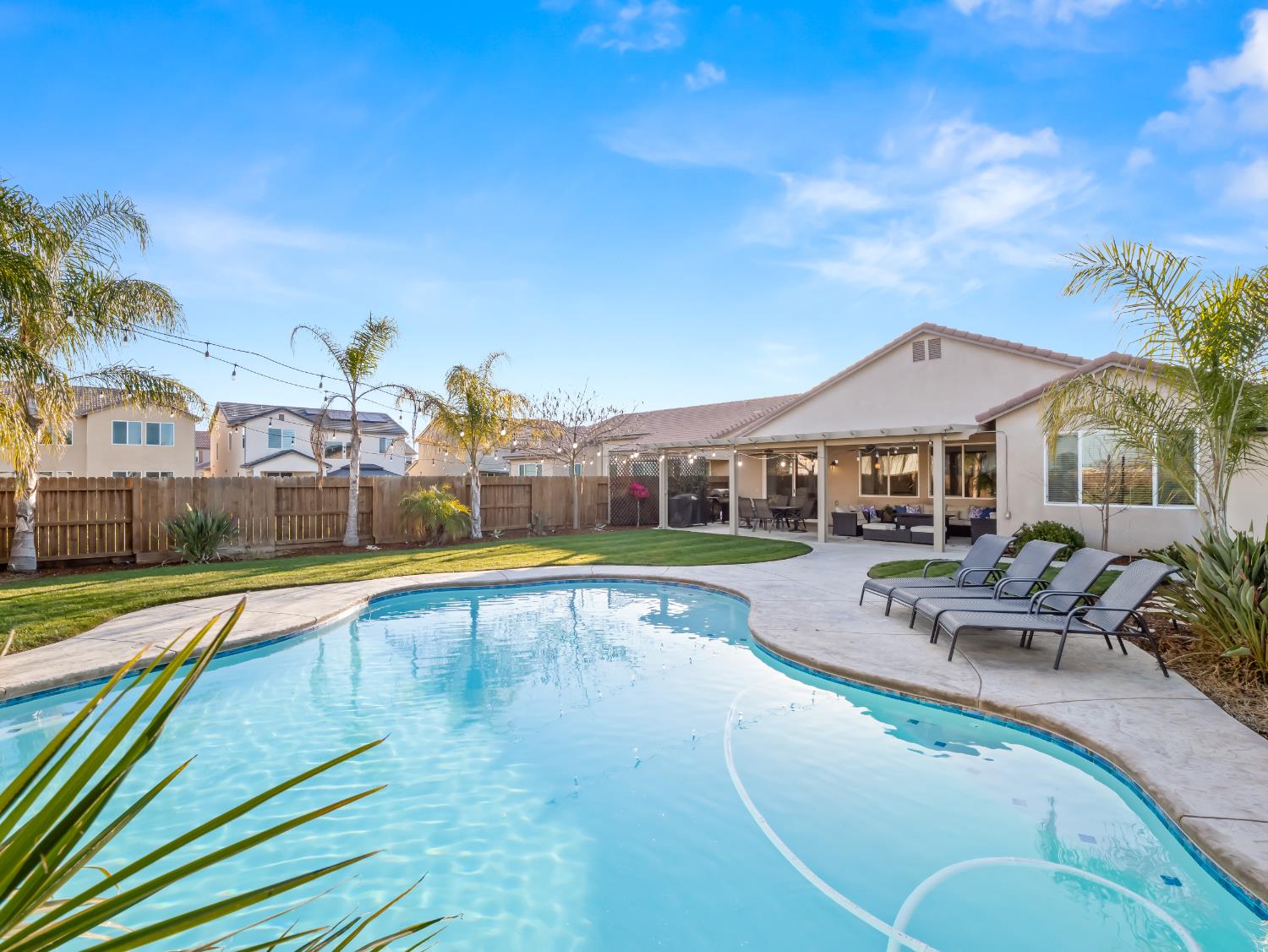 1719 N Whitmore Ave, Clovis, CA 93619