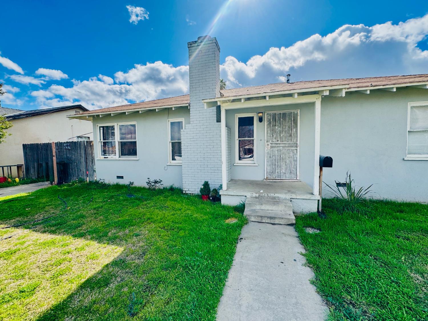 1807 Shamrock Way, Bakersfield, CA 93304