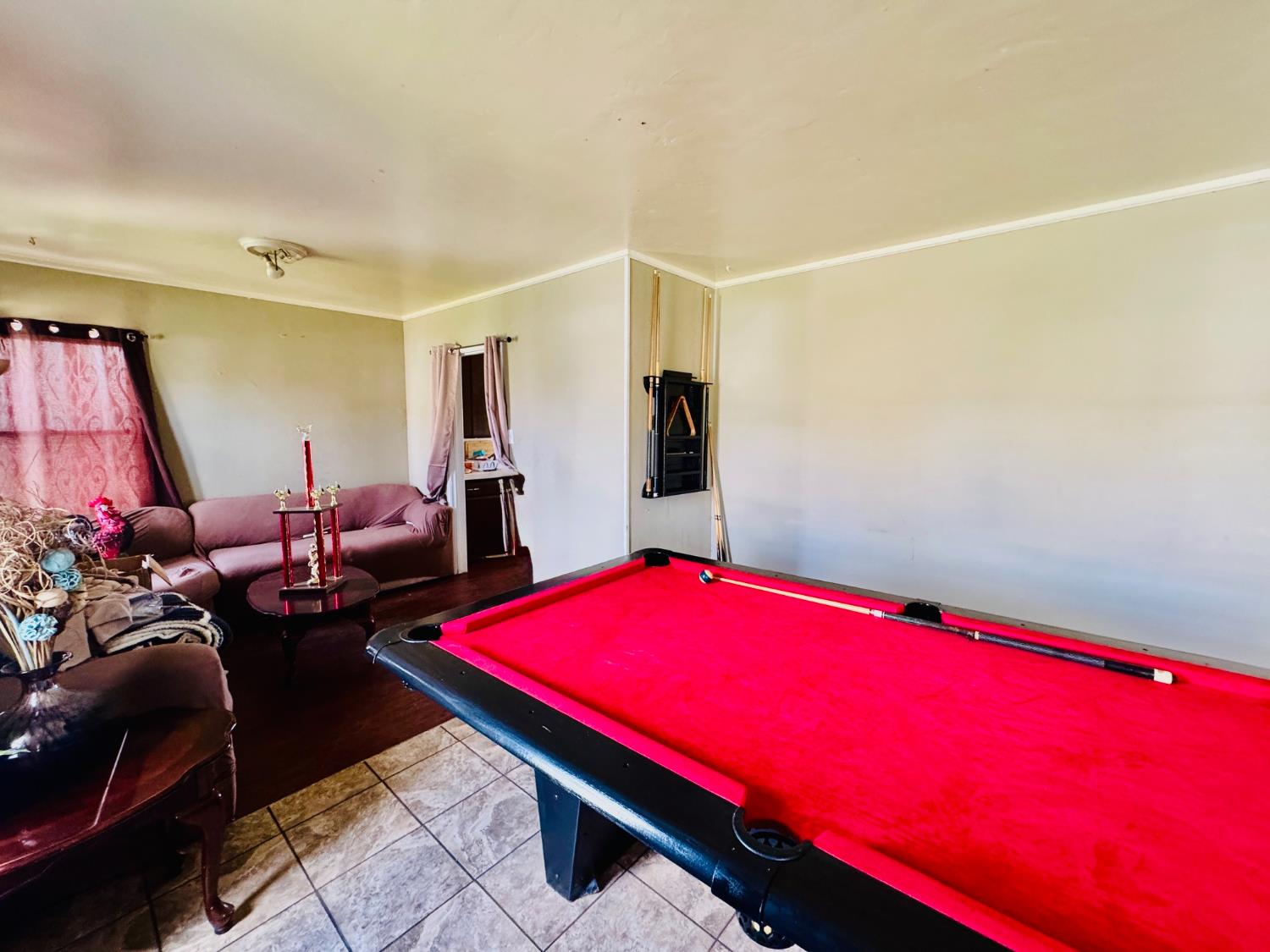 1807 Shamrock Way, Bakersfield, CA 93304