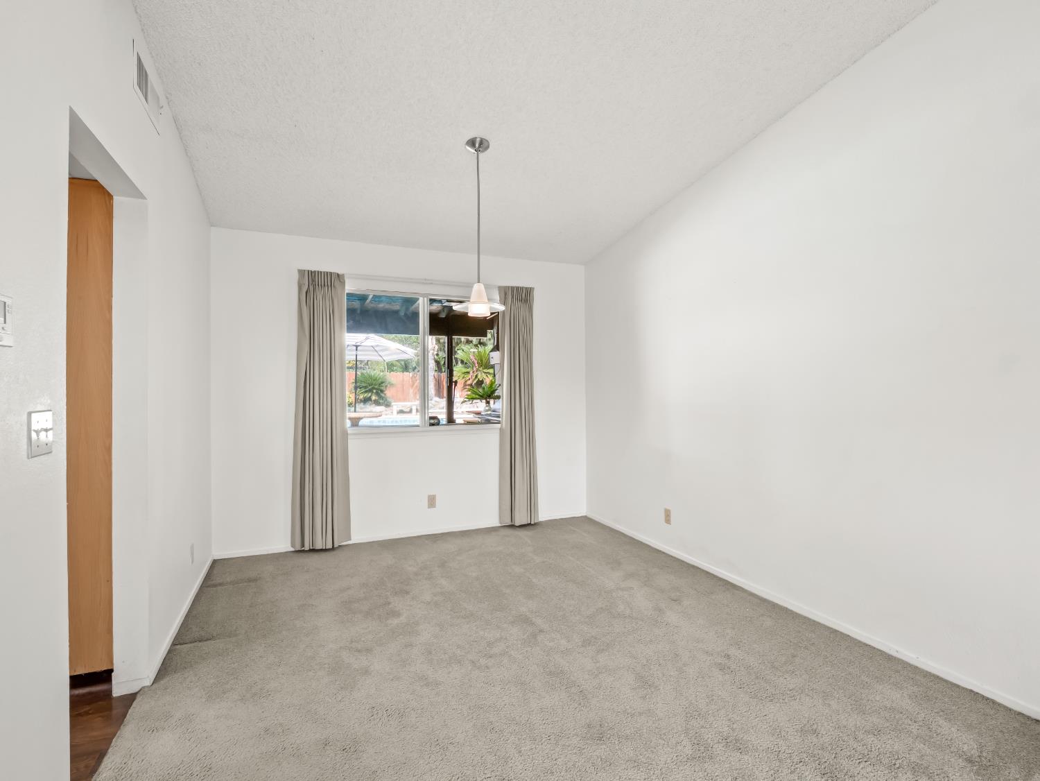 5197 E Hamilton Ave, Fresno, CA 93727