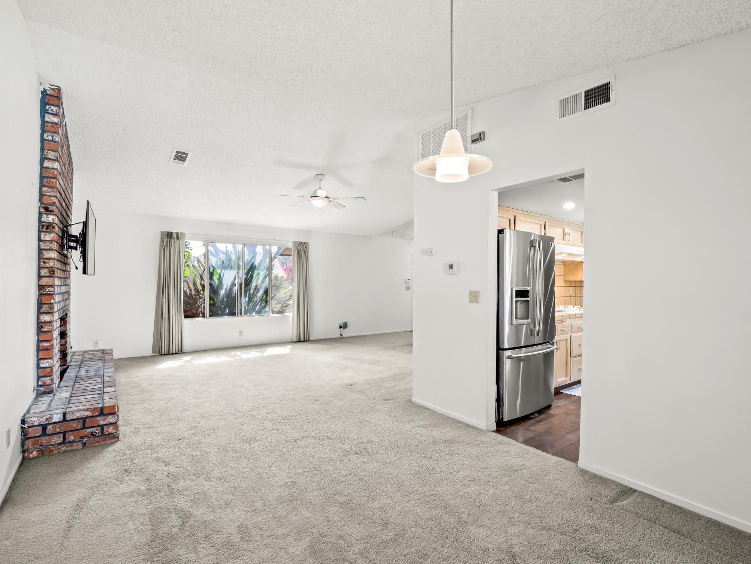 5197 E Hamilton Ave, Fresno, CA 93727