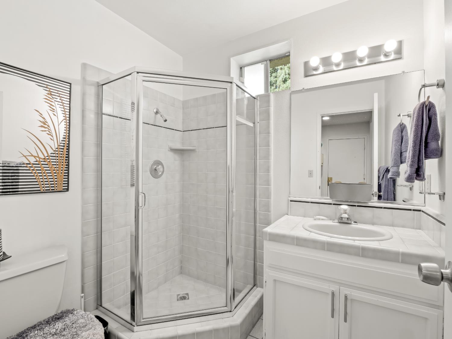 5197 E Hamilton Ave, Fresno, CA 93727