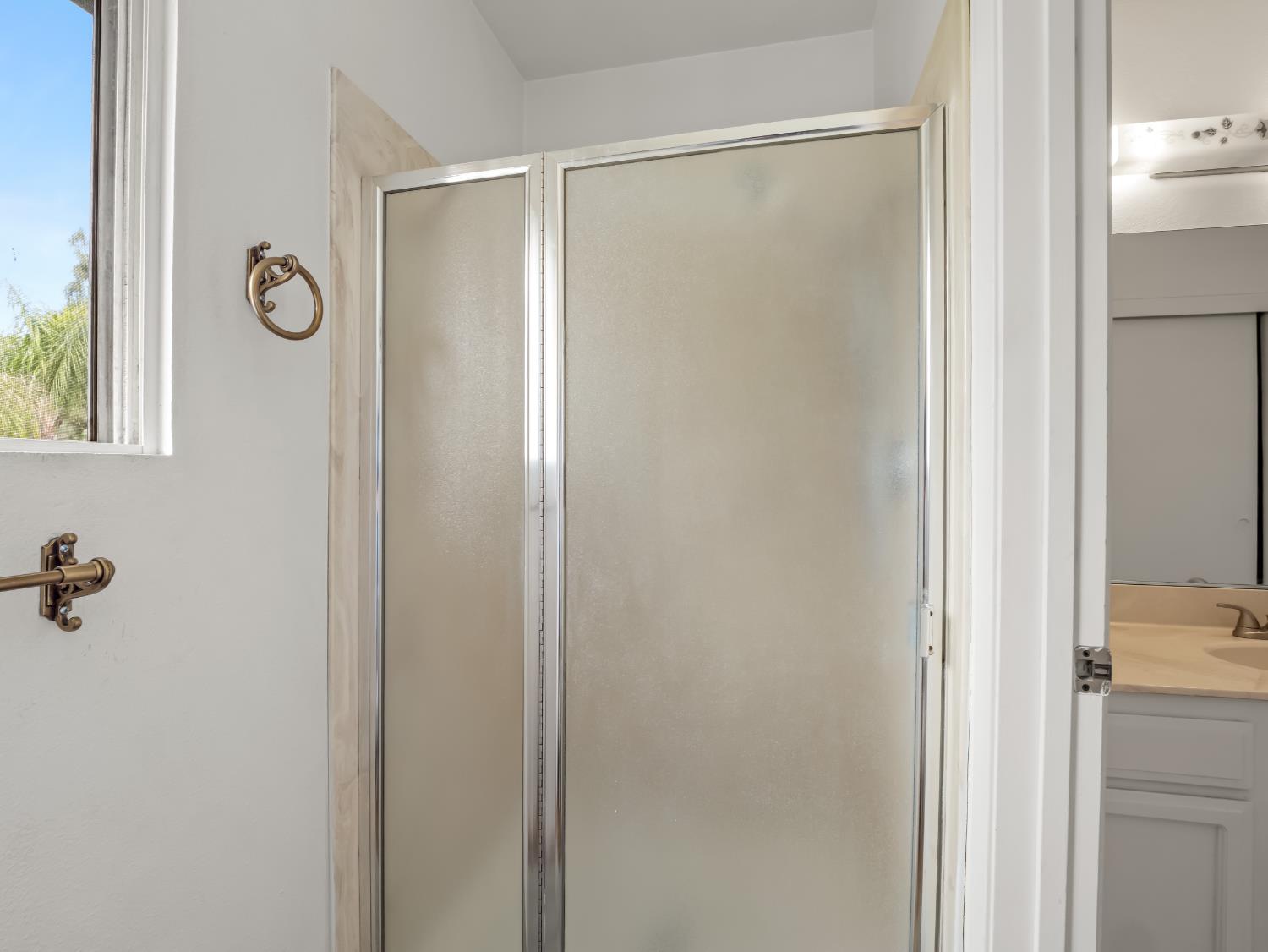 5197 E Hamilton Ave, Fresno, CA 93727