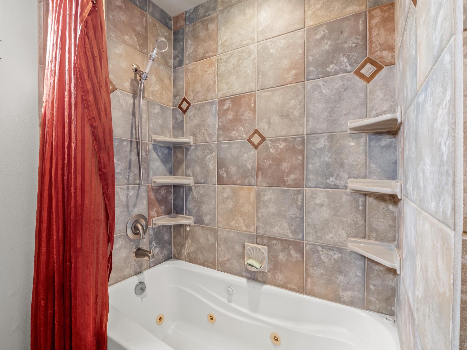 5197 E Hamilton Ave, Fresno, CA 93727