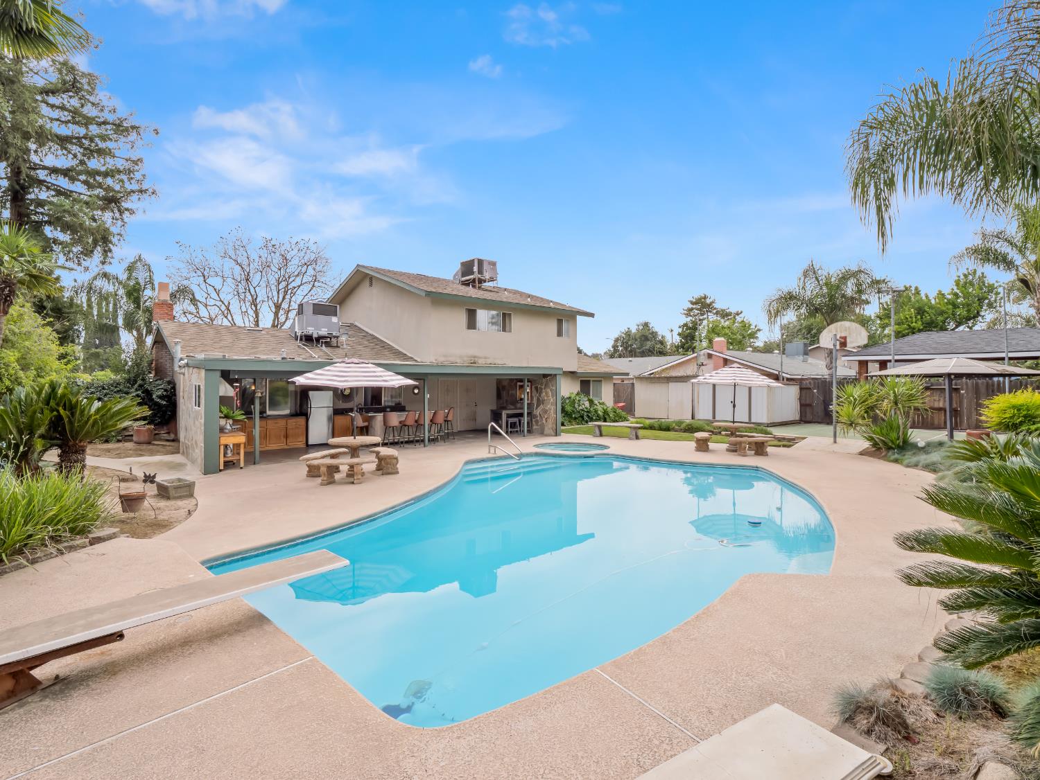 5197 E Hamilton Ave, Fresno, CA 93727