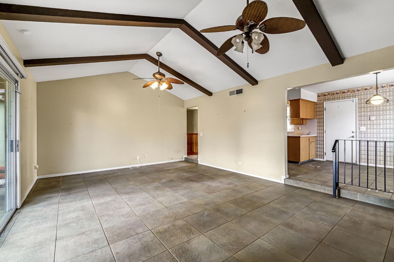 1606 Barstow Ave, Clovis, CA 93611