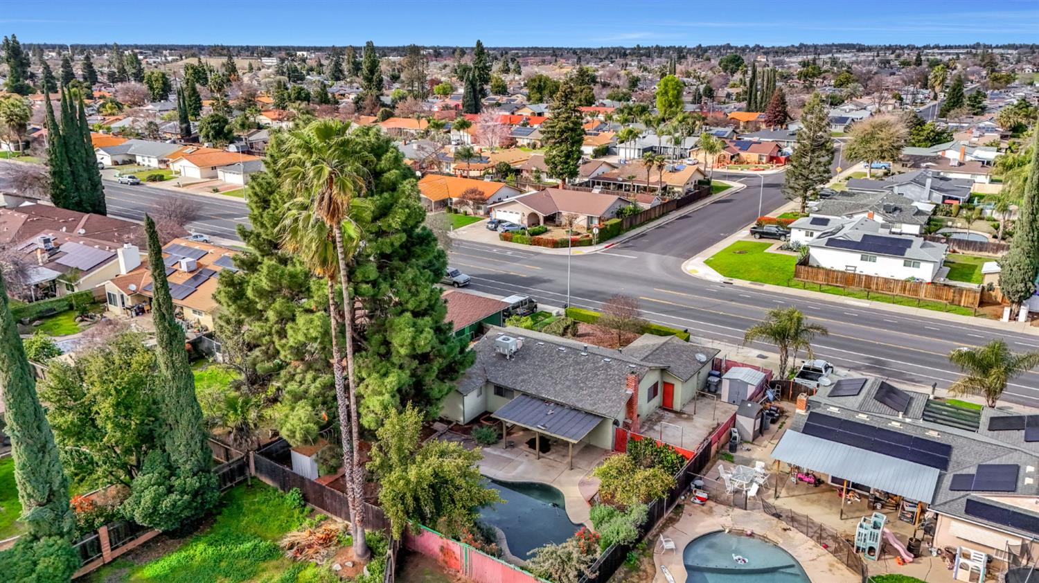 1606 Barstow Ave, Clovis, CA 93611