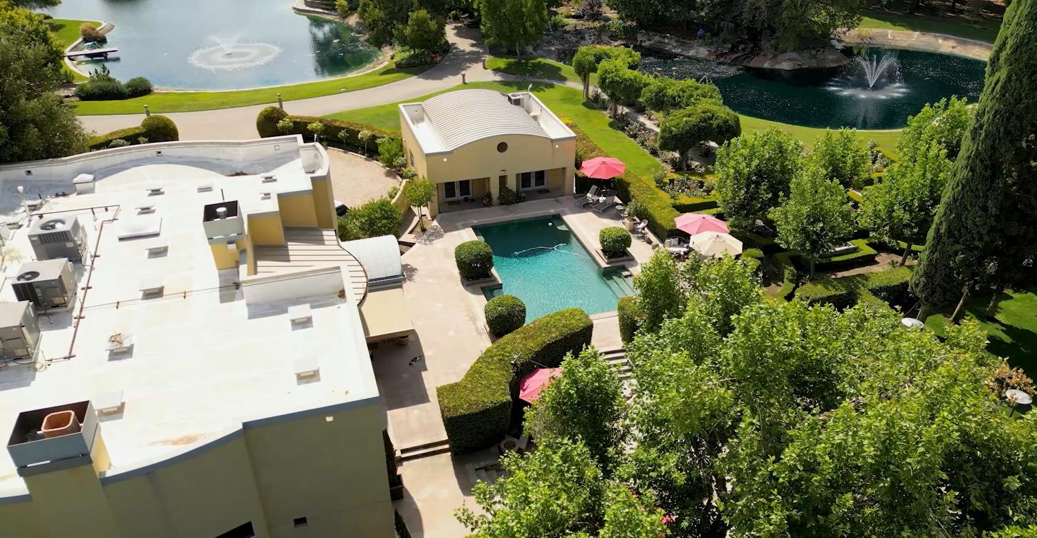 12950 N Willow Ave, Clovis, CA 93619