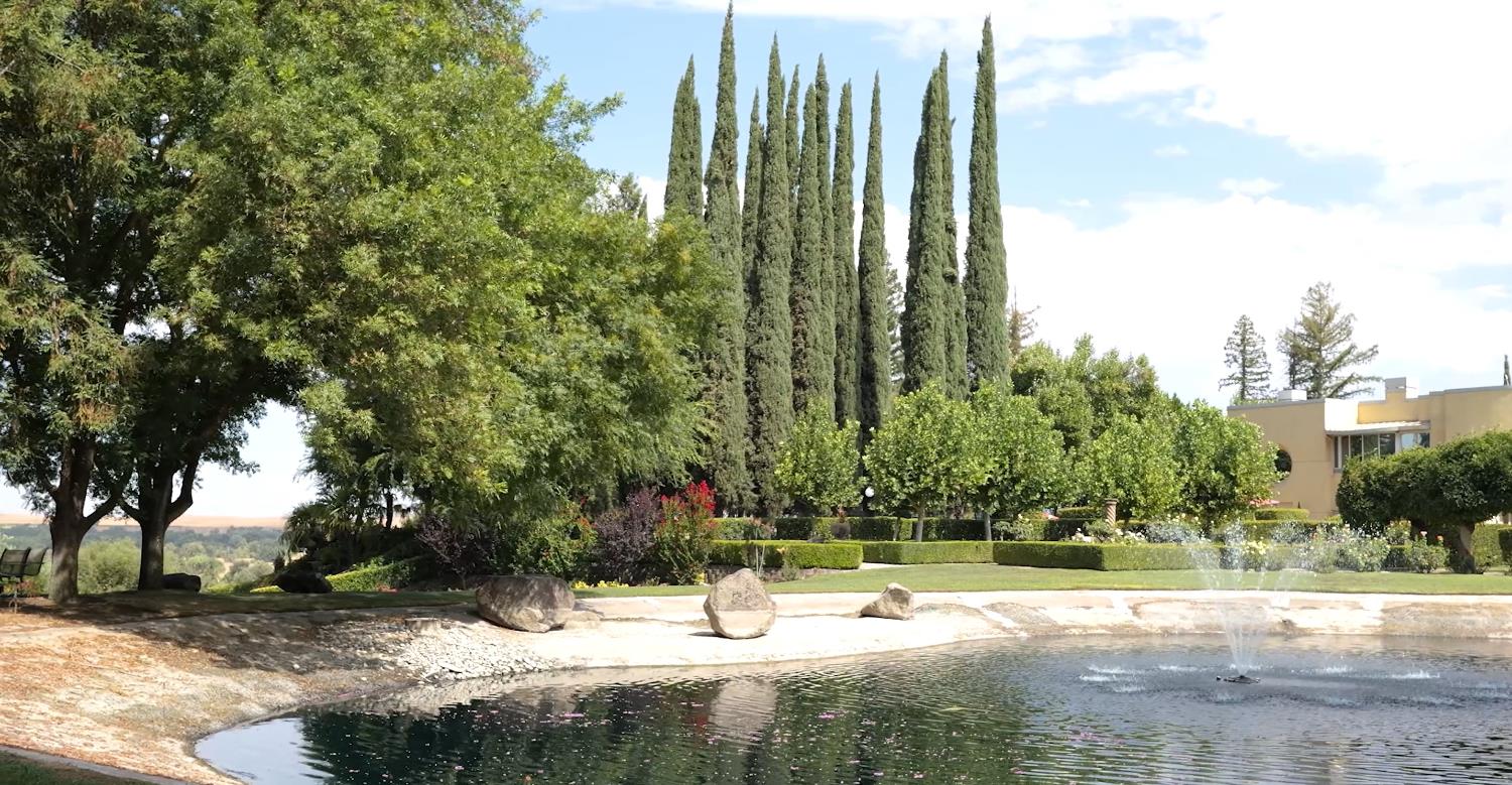 12950 N Willow Ave, Clovis, CA 93619