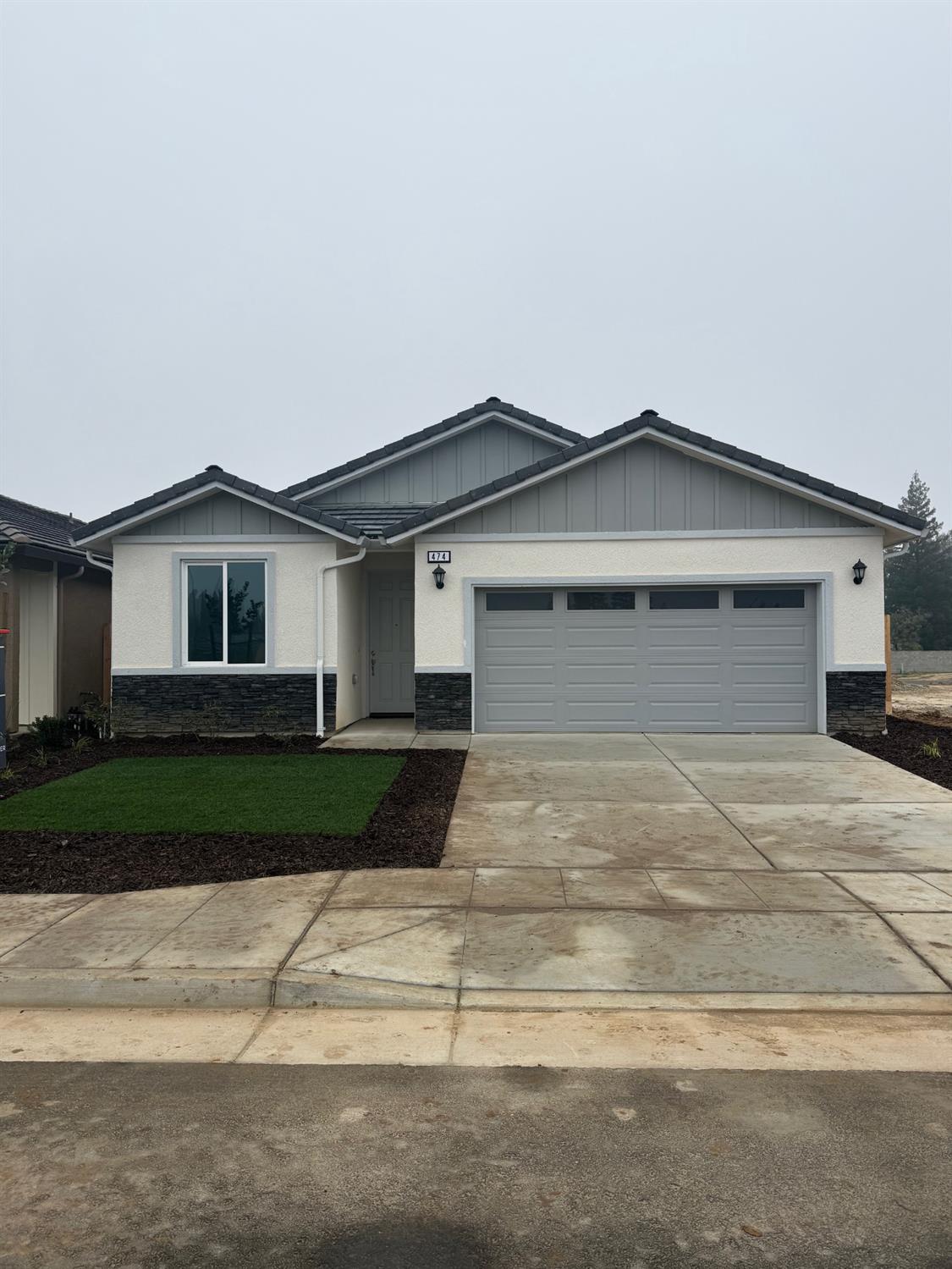 474 W Windsor Ave, Clovis, CA 93612