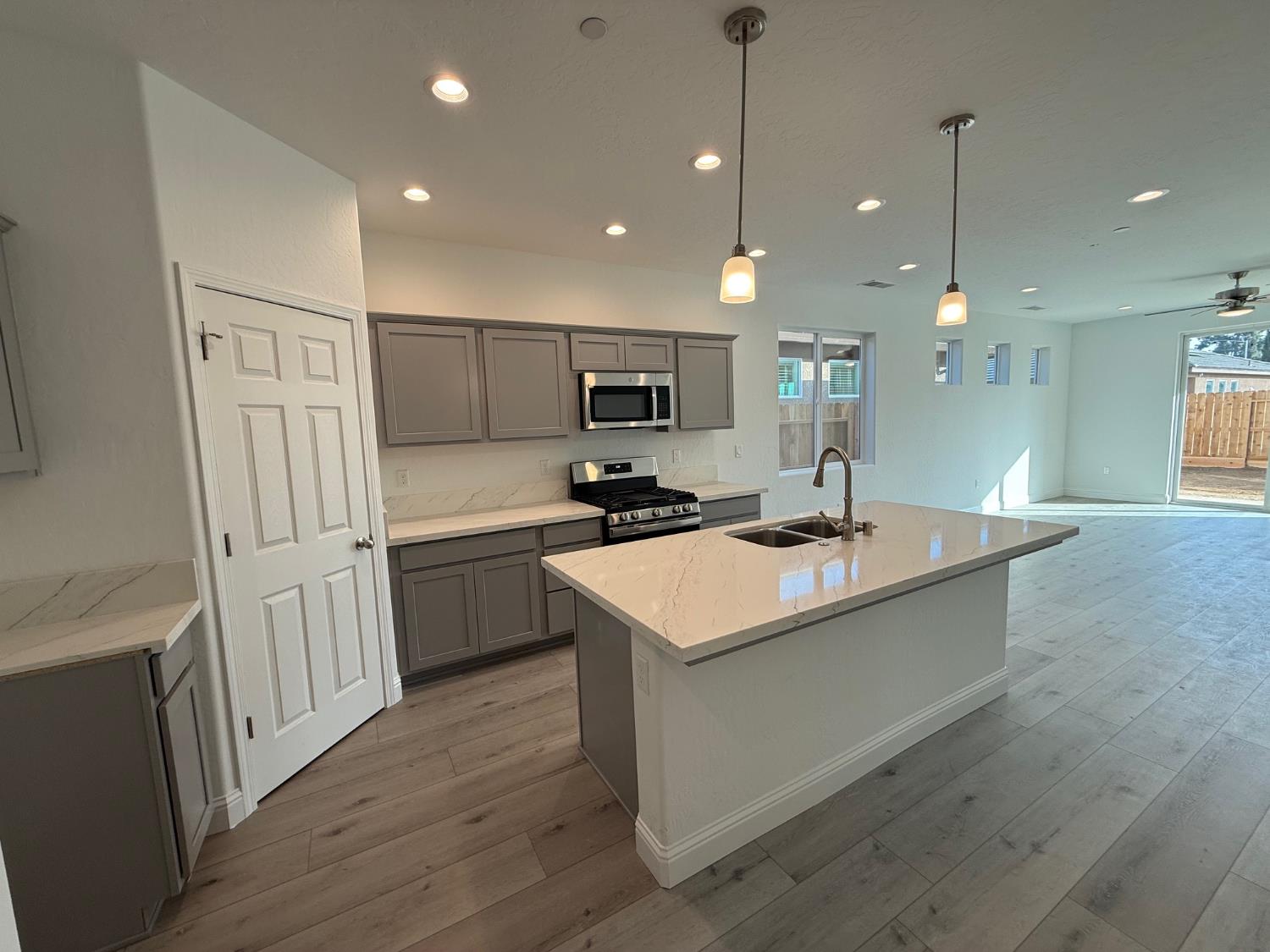 474 W Windsor Ave, Clovis, CA 93612