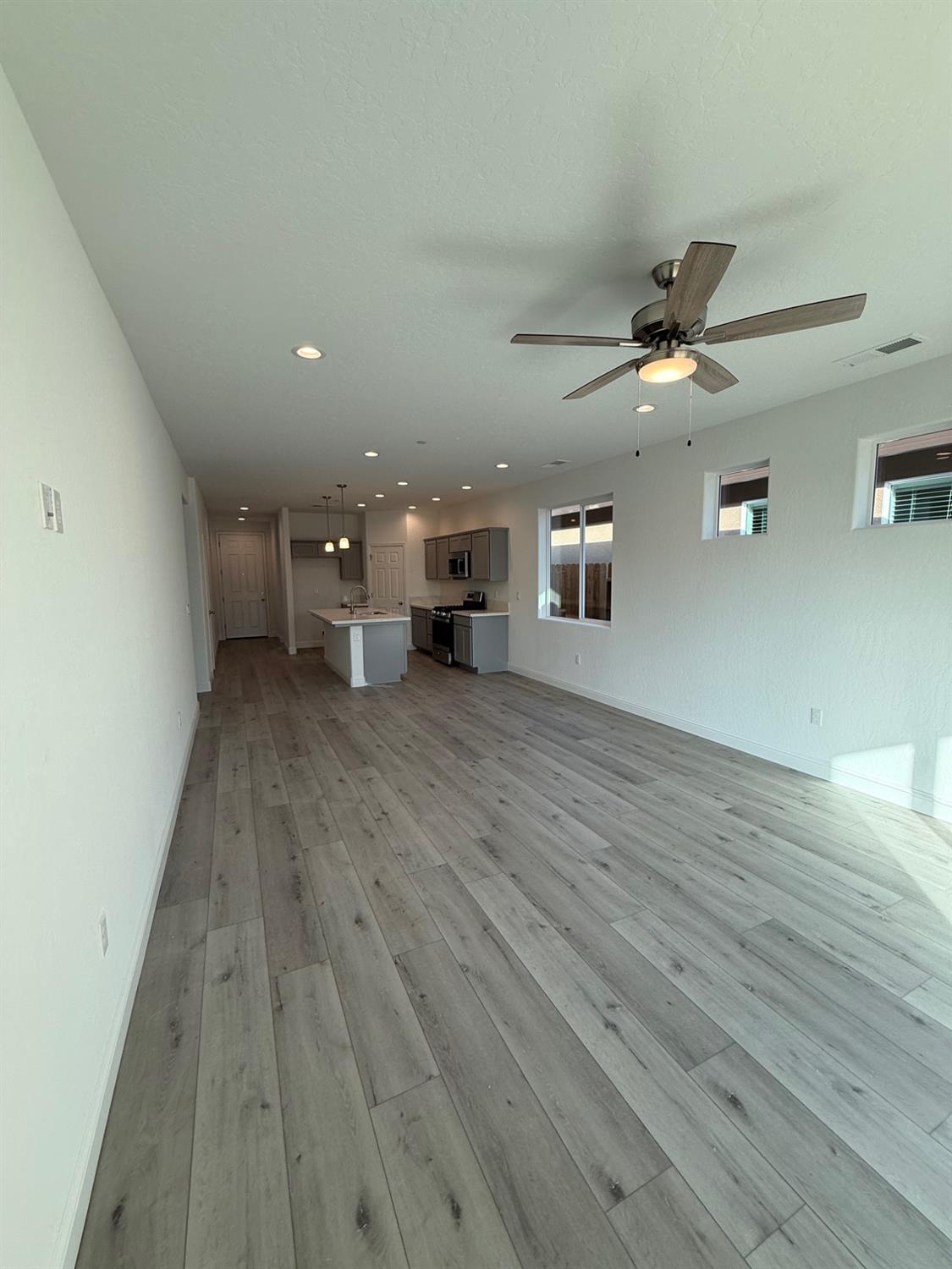 474 W Windsor Ave, Clovis, CA 93612