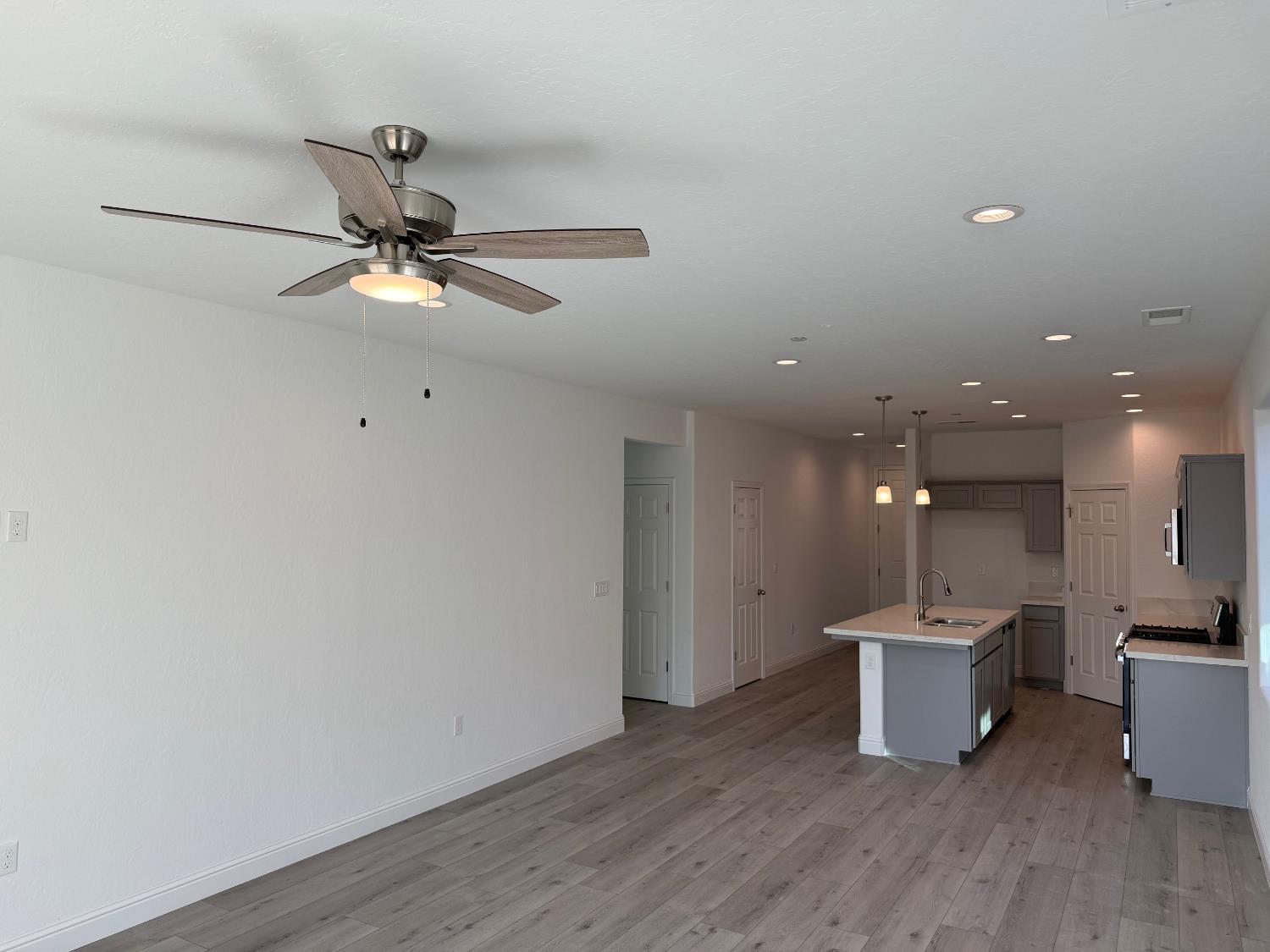 474 W Windsor Ave, Clovis, CA 93612