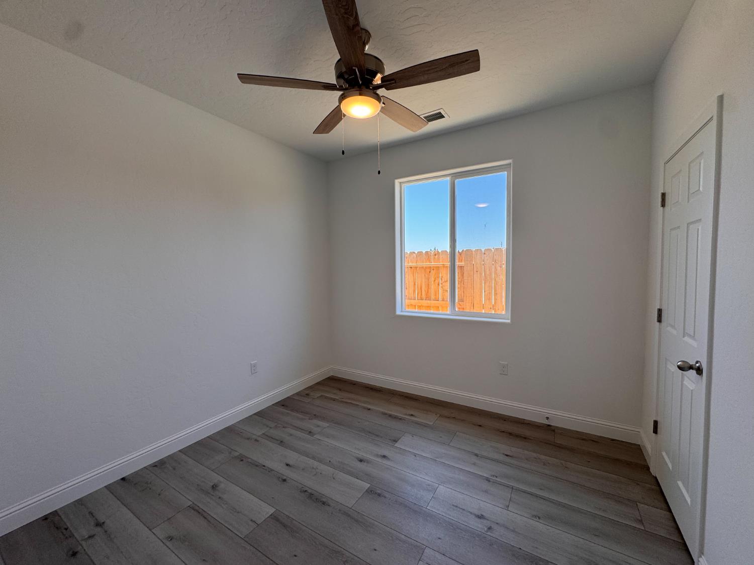 474 W Windsor Ave, Clovis, CA 93612
