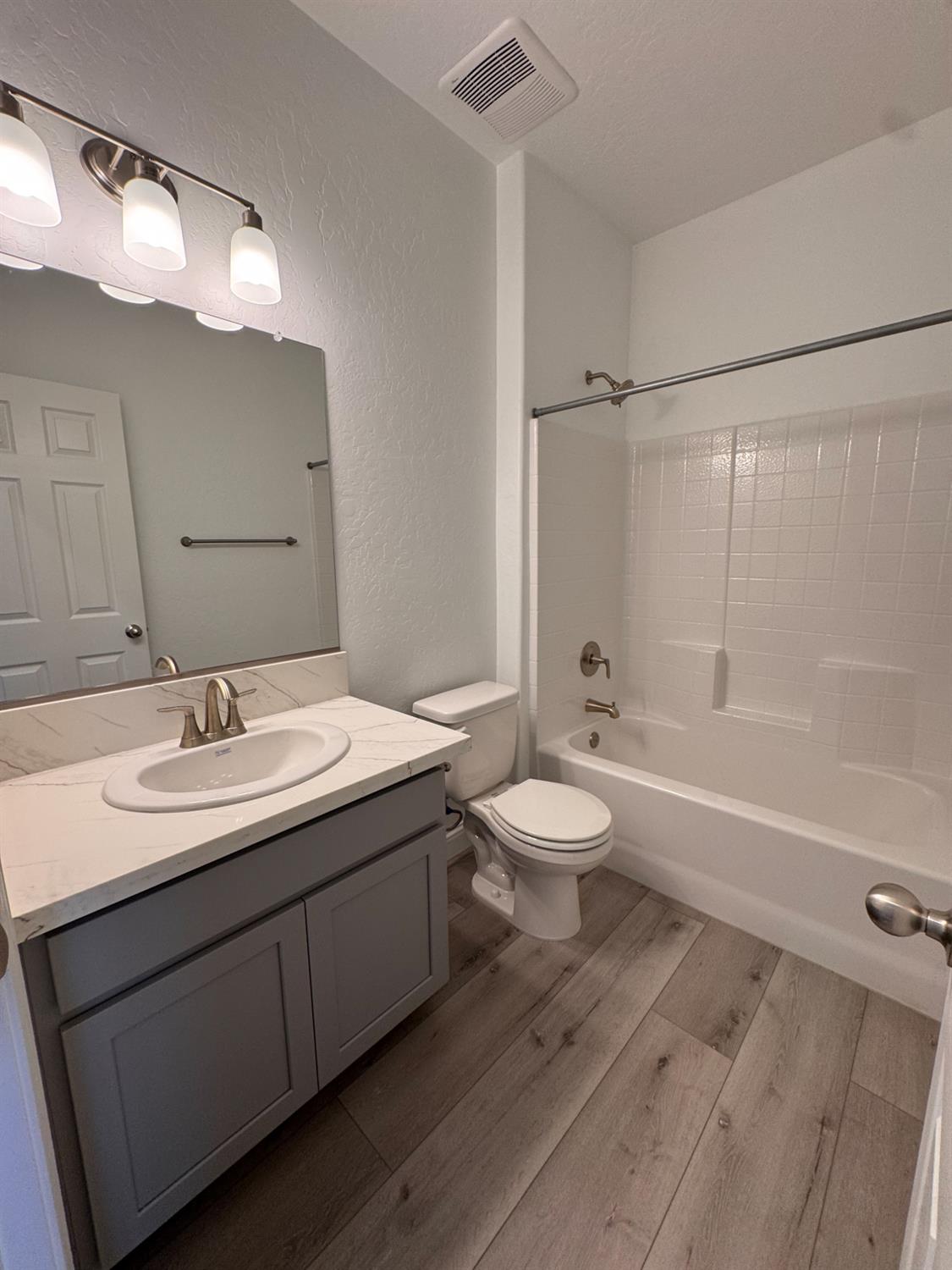 474 W Windsor Ave, Clovis, CA 93612